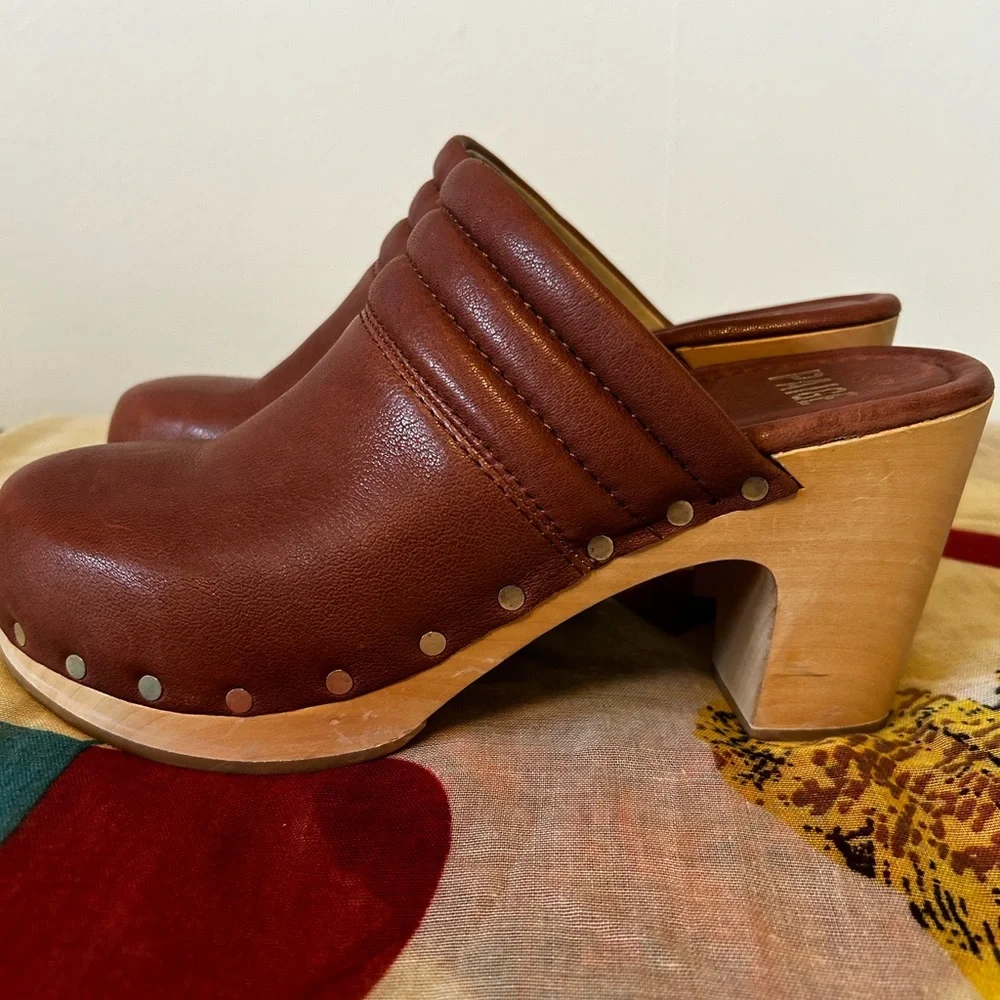 PAIGE Robbie- Whiskey Brown Leather Studded Clog Wooden Heel 7.5 - Picture 1 of 8